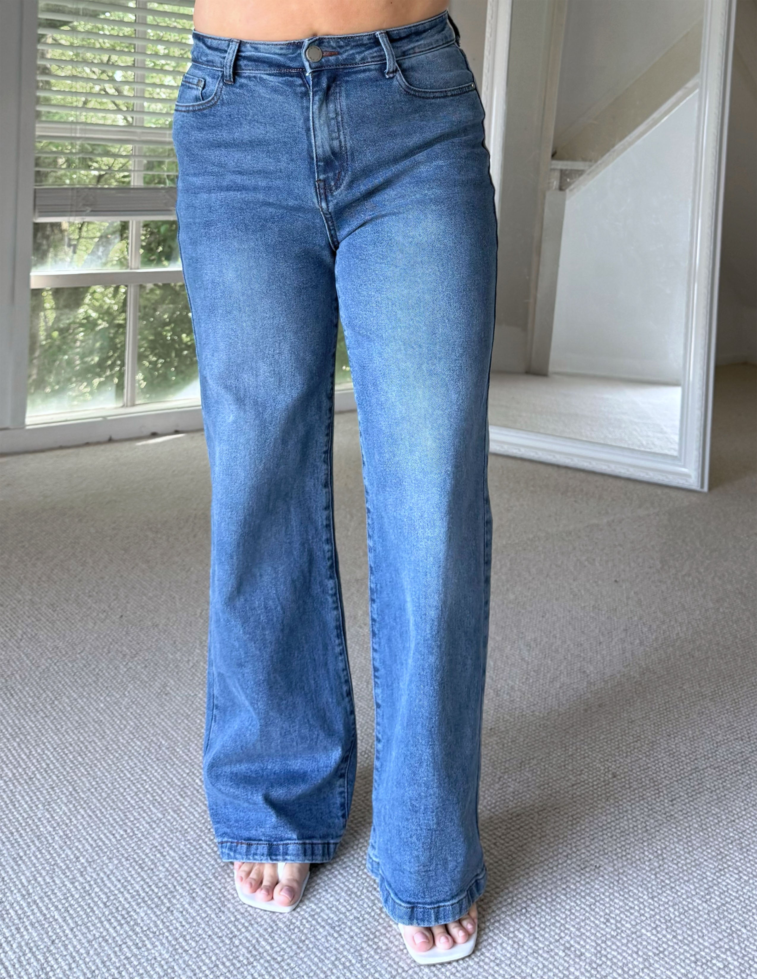Sydney Straight Leg Jean