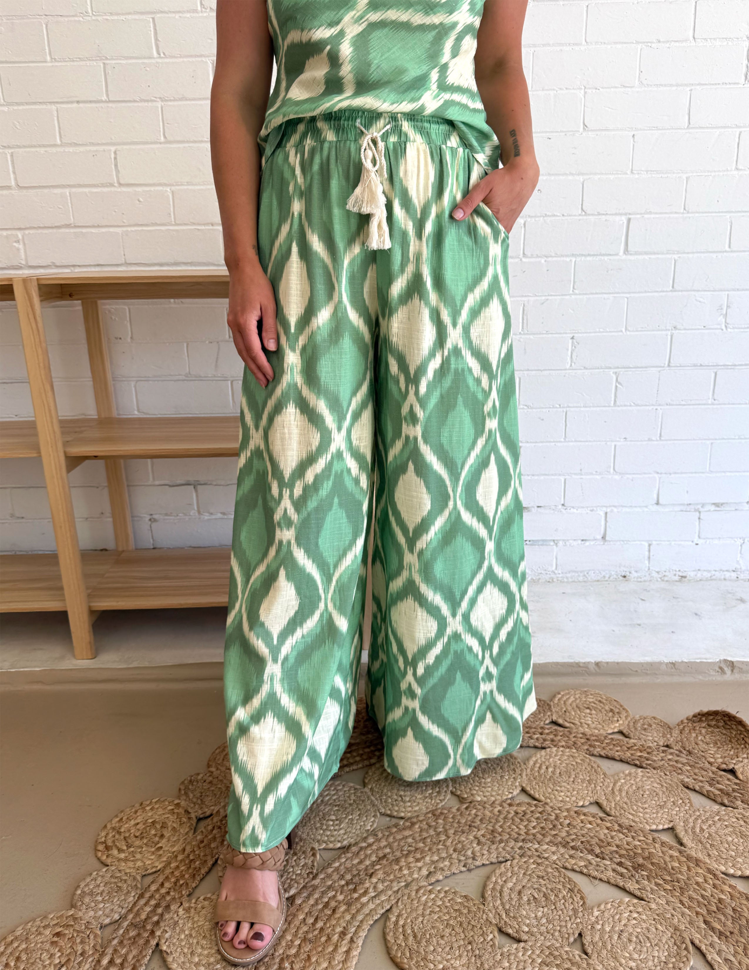 Mary-Jane Wide Leg Pant