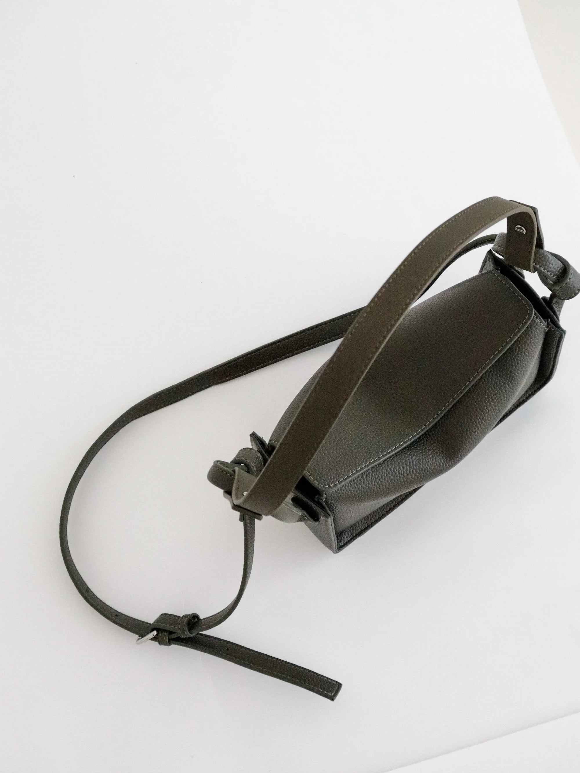 Jesselle Curve Shoulder Bag - Olive