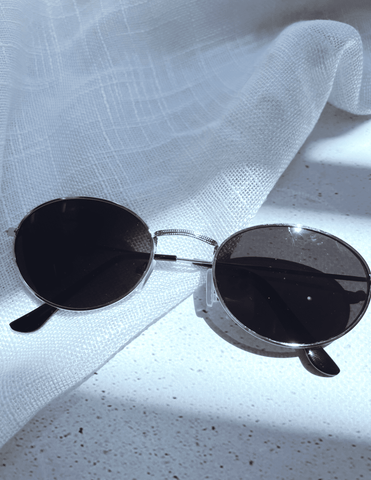 Drew Oval Sunglasses - Black